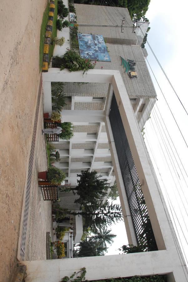 Hassan Ashok Hotel Exterior foto