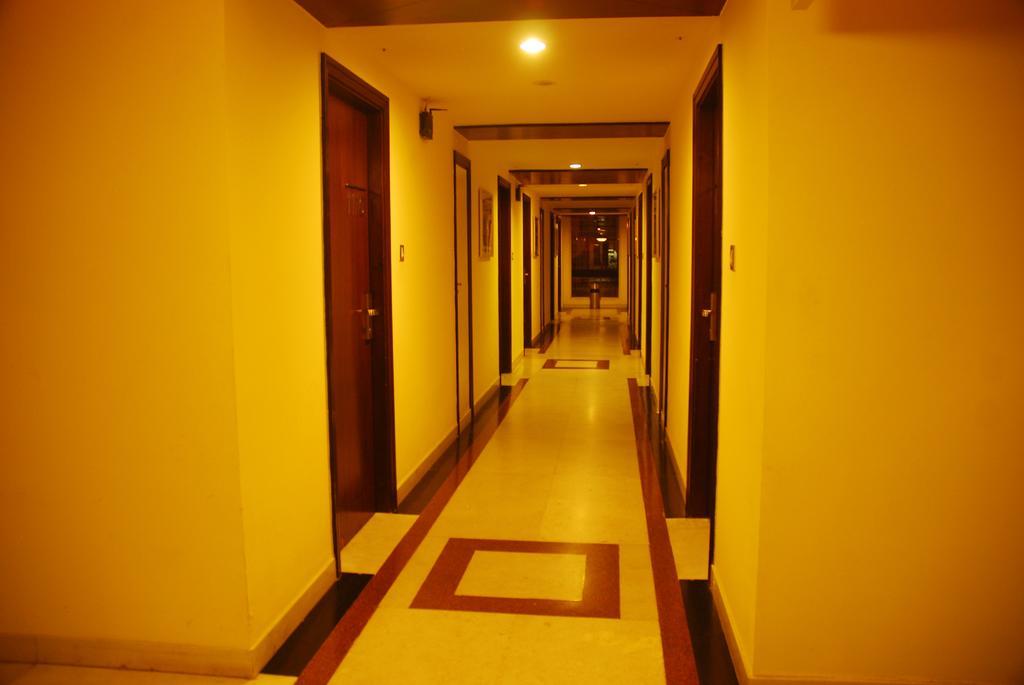 Hassan Ashok Hotel Exterior foto