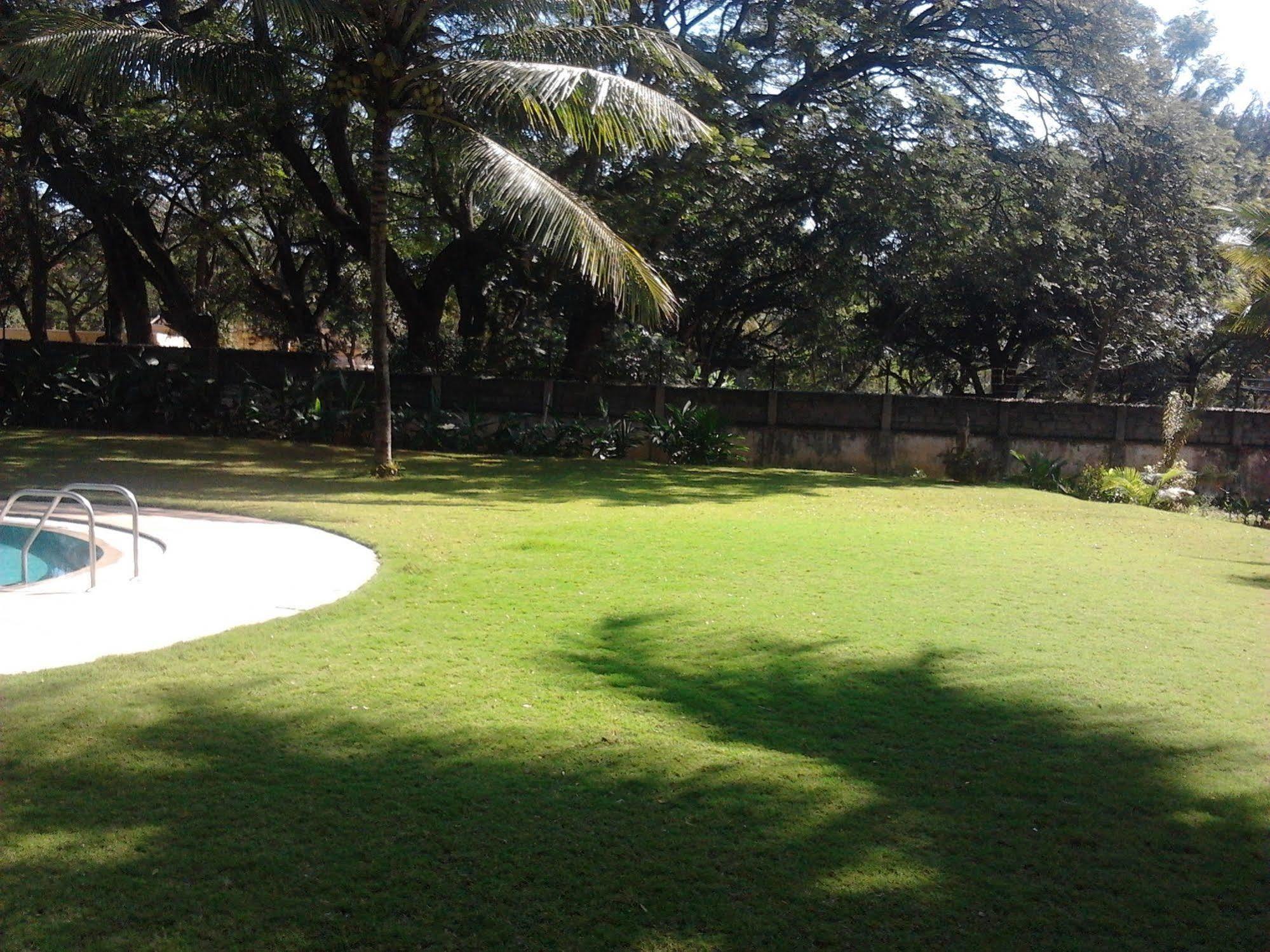 Hassan Ashok Hotel Exterior foto